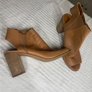 Steve Madden Nobel Leather Open Toe Booties in Light Brown